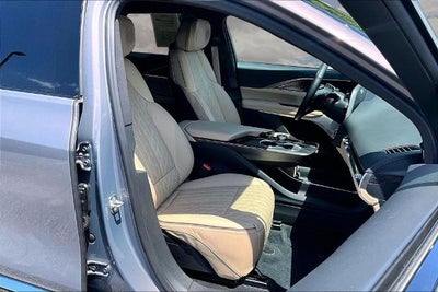 2025 Cadillac LYRIQ Luxury 3