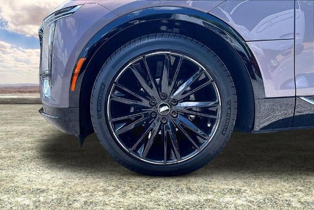 2025 Cadillac LYRIQ Luxury 3