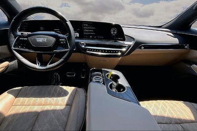2025 Cadillac LYRIQ Luxury 3