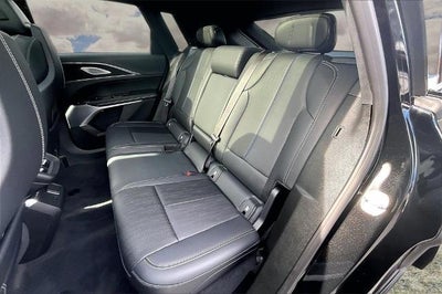 2024 Cadillac LYRIQ Sport 2