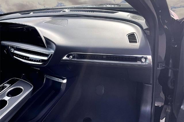 2024 Cadillac LYRIQ Sport 2