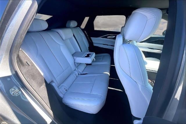 2024 Cadillac LYRIQ Sport 2