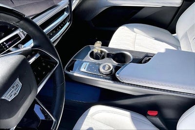 2024 Cadillac LYRIQ Sport 2
