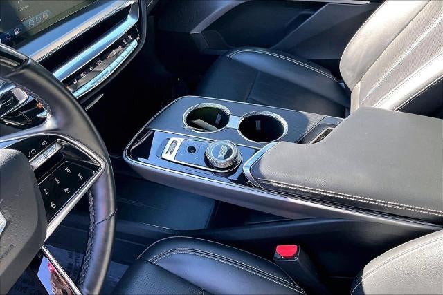 2024 Cadillac LYRIQ Sport 2