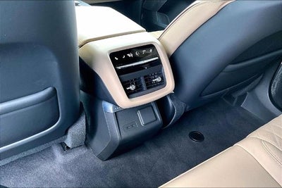 2024 Cadillac LYRIQ Sport 3