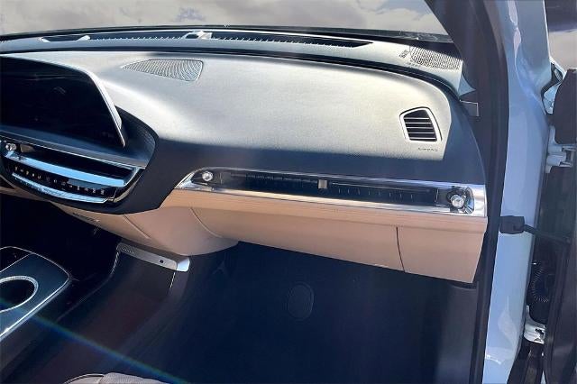 2024 Cadillac LYRIQ Sport 3