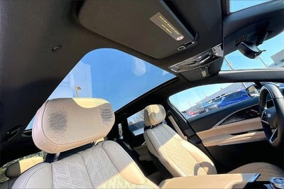 2024 Cadillac LYRIQ Sport 3