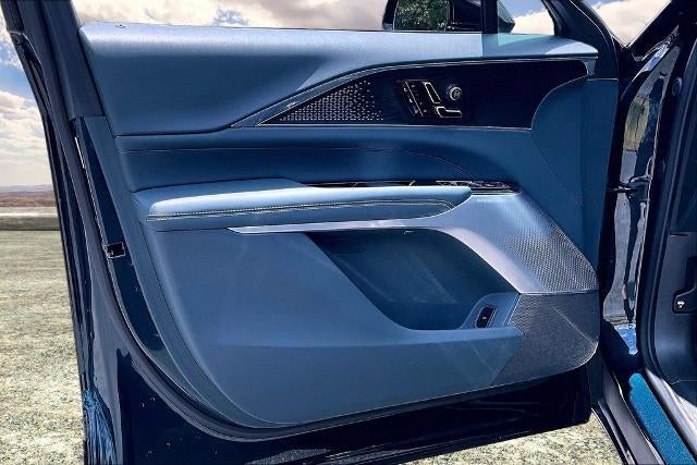 2024 Cadillac LYRIQ Sport 3