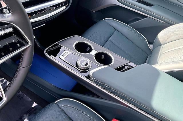 2024 Cadillac LYRIQ Sport 3