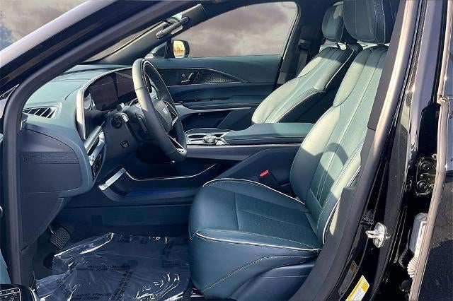 2024 Cadillac LYRIQ Sport 3