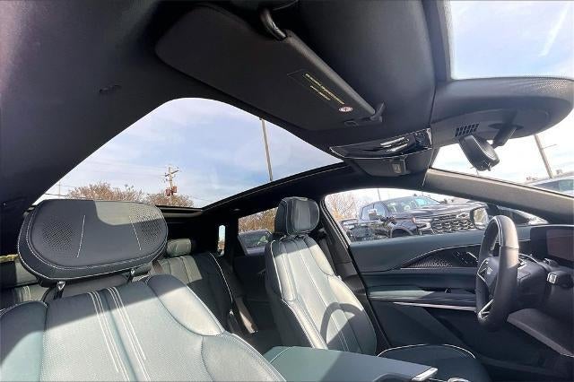 2024 Cadillac LYRIQ Sport 3