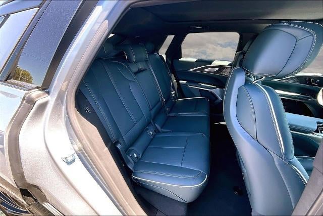 2025 Cadillac LYRIQ Sport 3