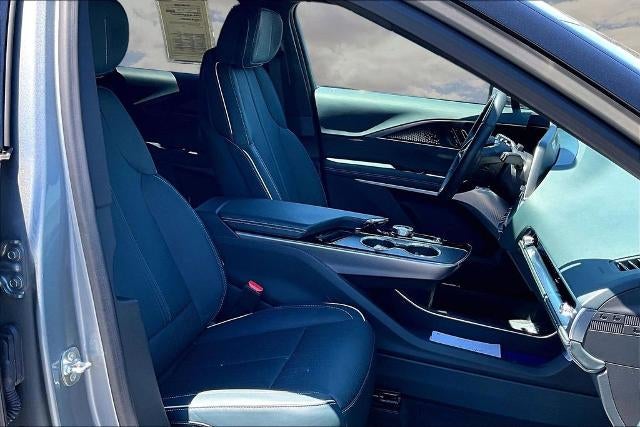 2025 Cadillac LYRIQ Sport 3