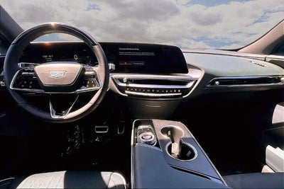 2025 Cadillac LYRIQ Sport 3