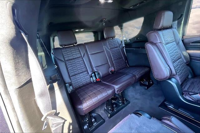 2023 Cadillac Escalade ESV 4WD Premium Luxury Platinum