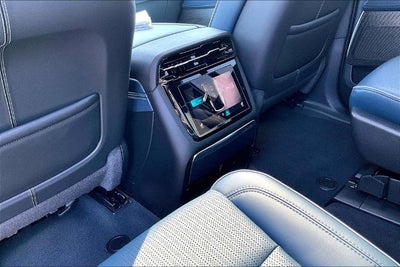 2025 Cadillac ESCALADE IQ Luxury 2