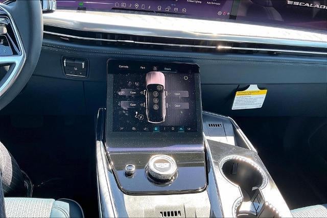 2025 Cadillac ESCALADE IQ Luxury 2