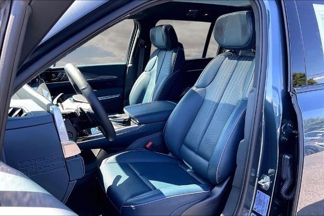 2025 Cadillac ESCALADE IQ Luxury 2