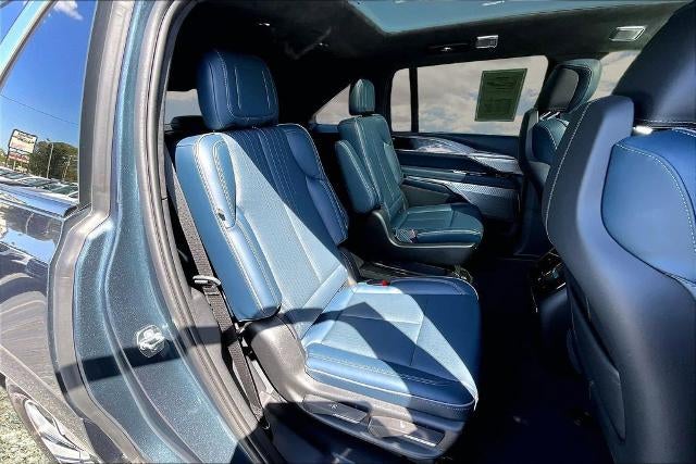 2025 Cadillac ESCALADE IQ Luxury 2