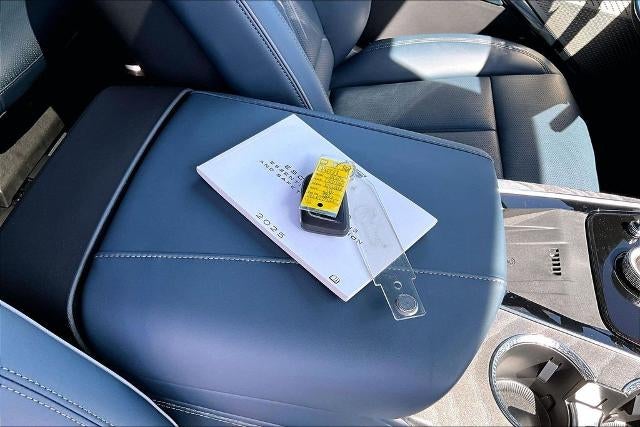 2025 Cadillac ESCALADE IQ Luxury 2