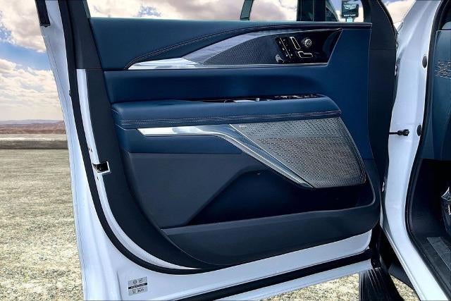 2025 Cadillac ESCALADE IQ Luxury 2