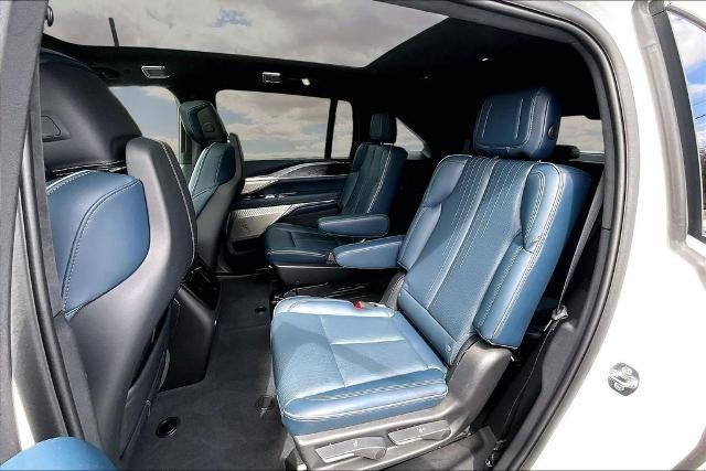 2025 Cadillac ESCALADE IQ Luxury 2