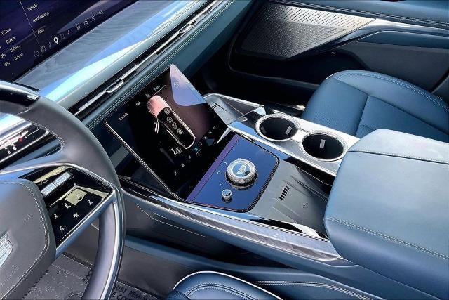 2025 Cadillac ESCALADE IQ Luxury 2