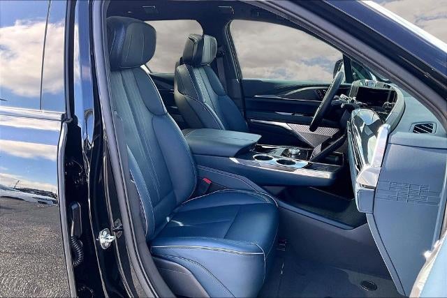 2025 Cadillac ESCALADE IQ Luxury 2