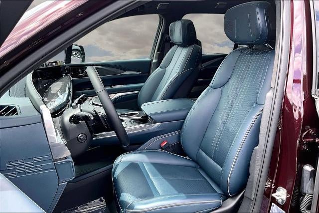 2025 Cadillac ESCALADE IQ Luxury 2