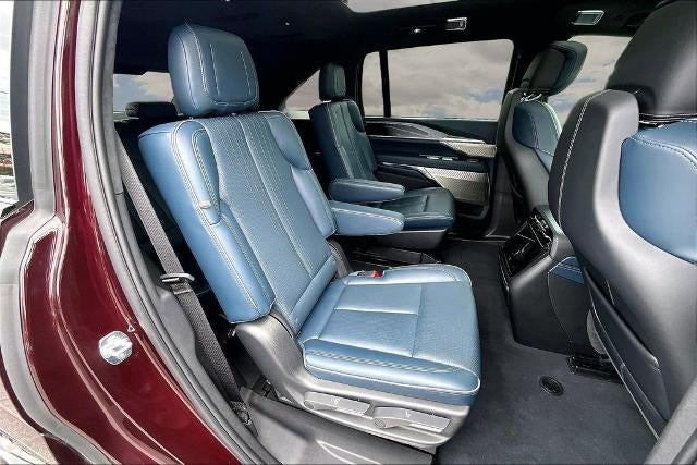 2025 Cadillac ESCALADE IQ Luxury 2