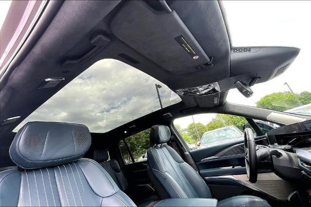 2025 Cadillac ESCALADE IQ Luxury 2