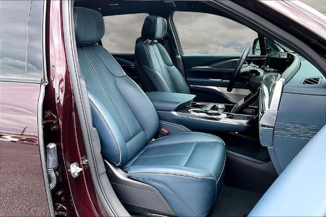 2025 Cadillac ESCALADE IQ Luxury 2