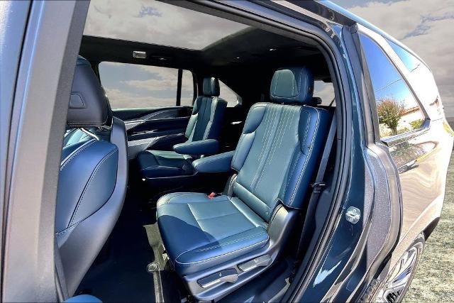 2025 Cadillac ESCALADE IQ Luxury 2