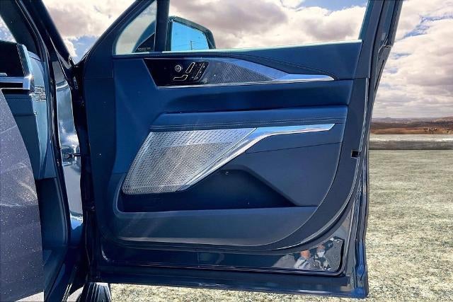 2025 Cadillac ESCALADE IQ Luxury 2