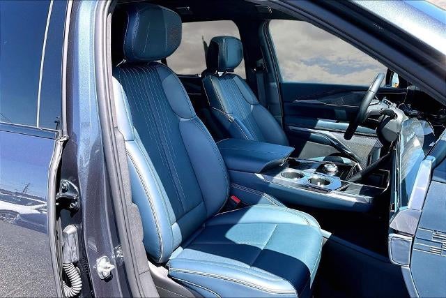 2025 Cadillac ESCALADE IQ Luxury 2