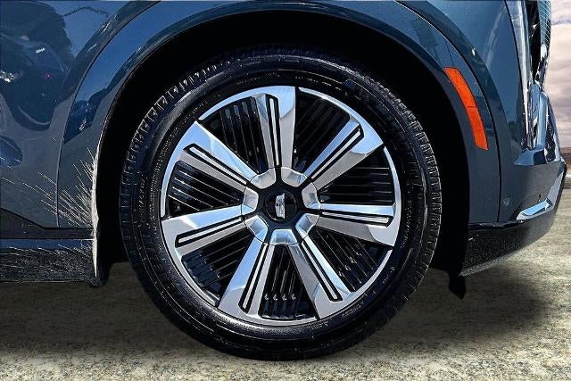 2025 Cadillac ESCALADE IQ Luxury 2