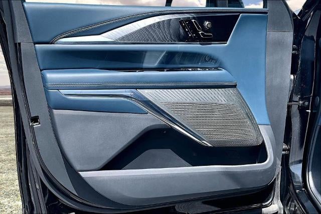 2025 Cadillac ESCALADE IQ Luxury 2