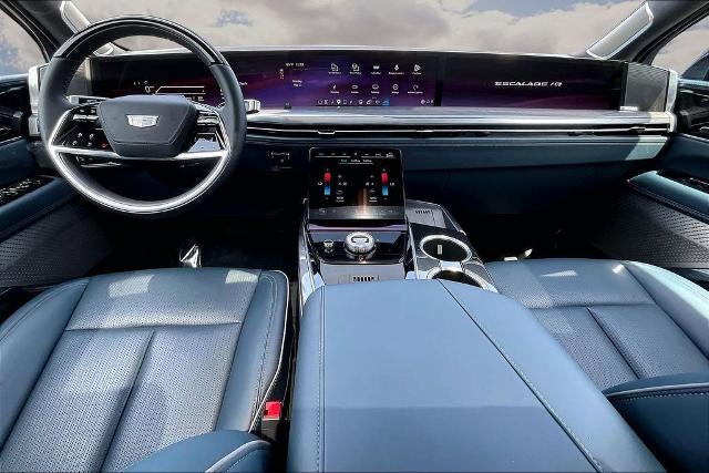 2025 Cadillac ESCALADE IQ Luxury 2