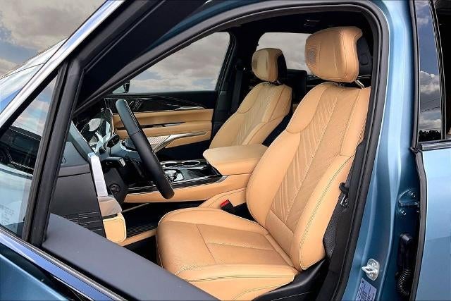 2025 Cadillac ESCALADE IQ Luxury 2