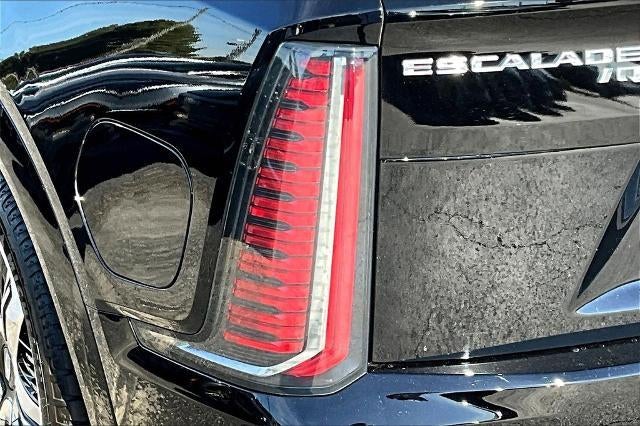 2025 Cadillac ESCALADE IQ Luxury 2