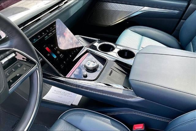 2025 Cadillac ESCALADE IQ Luxury 2