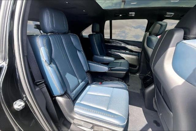 2025 Cadillac ESCALADE IQ Luxury 2