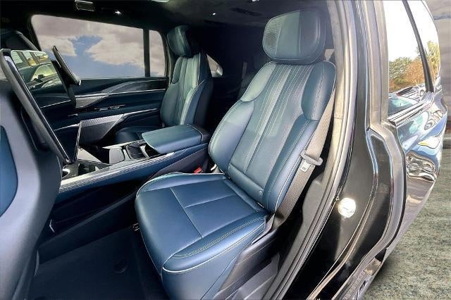 2025 Cadillac ESCALADE IQ Sport 2