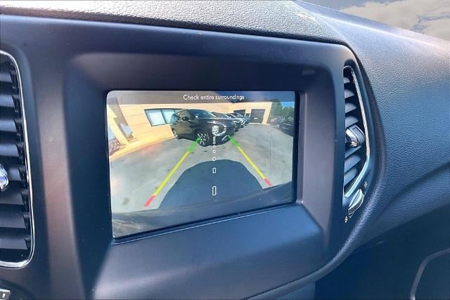 2020 Jeep Compass Latitude w/Sun/Wheel Pkg