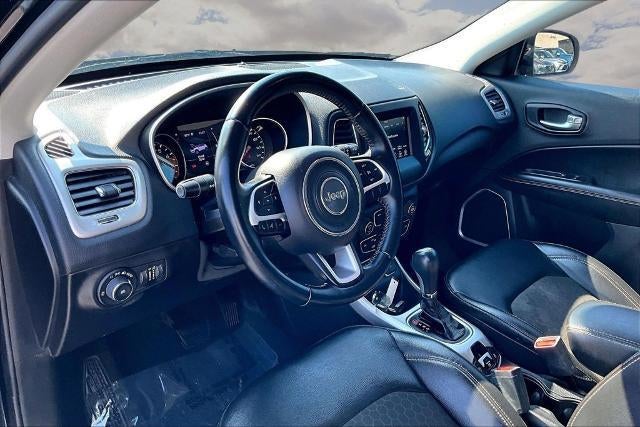 2020 Jeep Compass Latitude w/Sun/Wheel Pkg