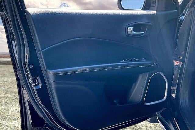 2020 Jeep Compass Latitude w/Sun/Wheel Pkg