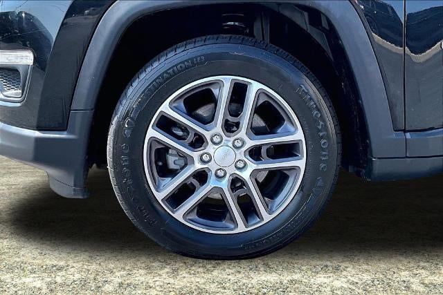 2020 Jeep Compass Latitude w/Sun/Wheel Pkg