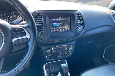 2020 Jeep Compass Latitude w/Sun/Wheel Pkg