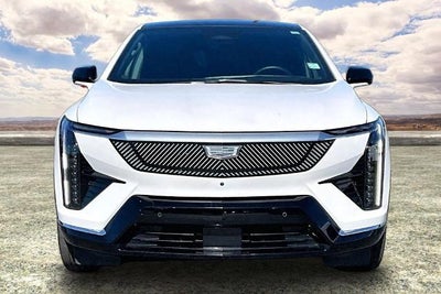 2025 Cadillac OPTIQ Luxury 2