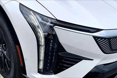 2025 Cadillac OPTIQ Luxury 2